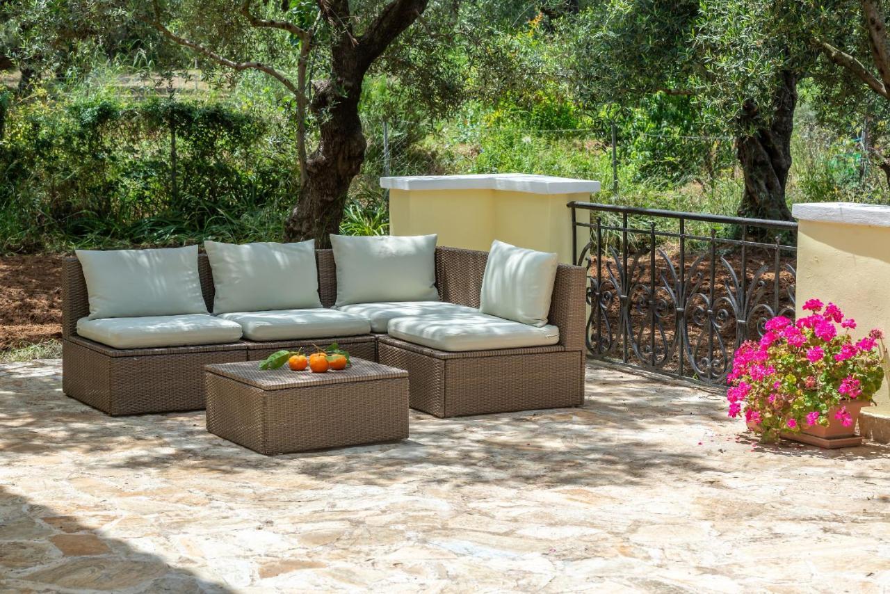 Olivegrove Villa - Nestled In Olive Trees With Private Pool, By Zantewize ตรากากิ ภายนอก รูปภาพ