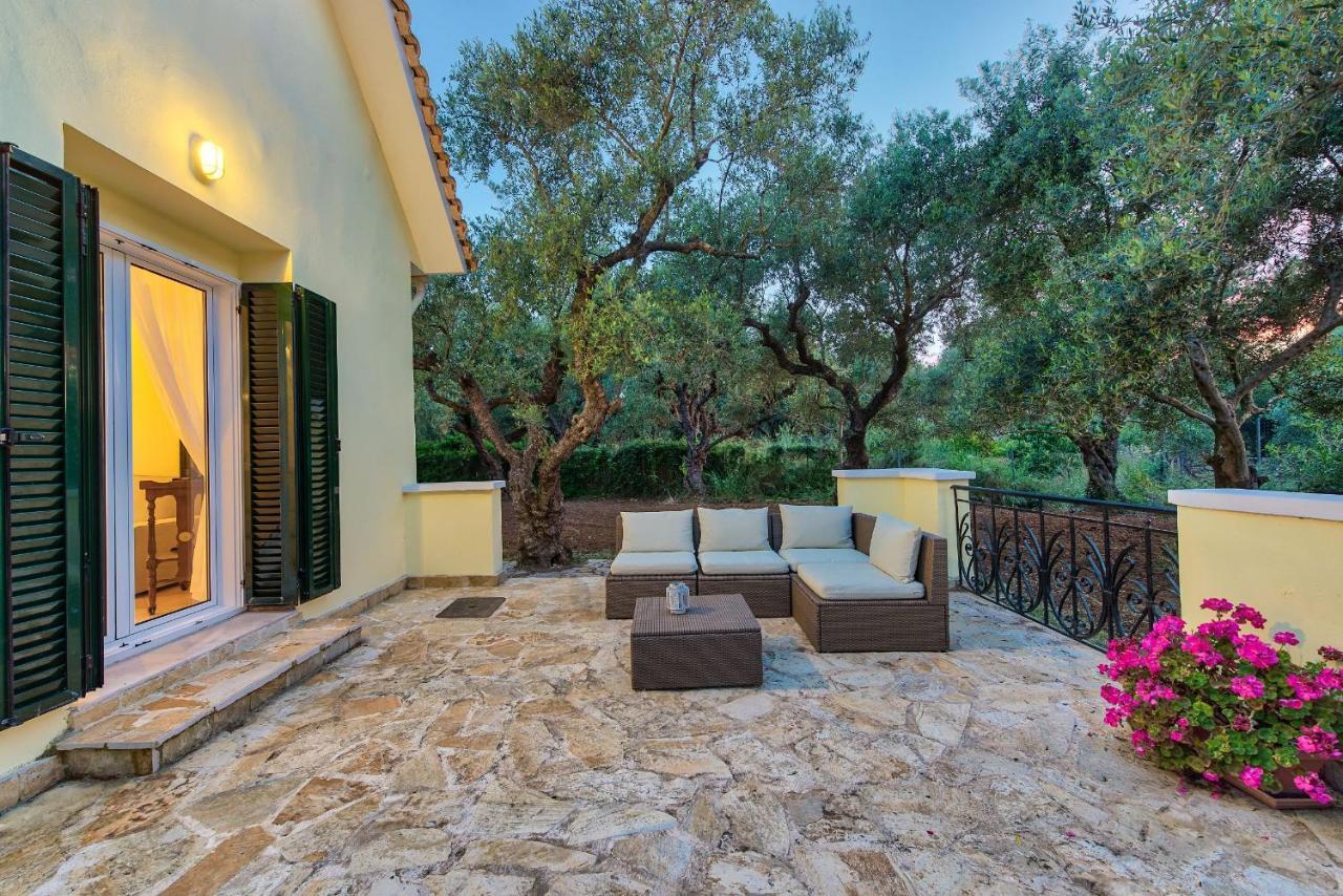 Olivegrove Villa - Nestled In Olive Trees With Private Pool, By Zantewize ตรากากิ ภายนอก รูปภาพ
