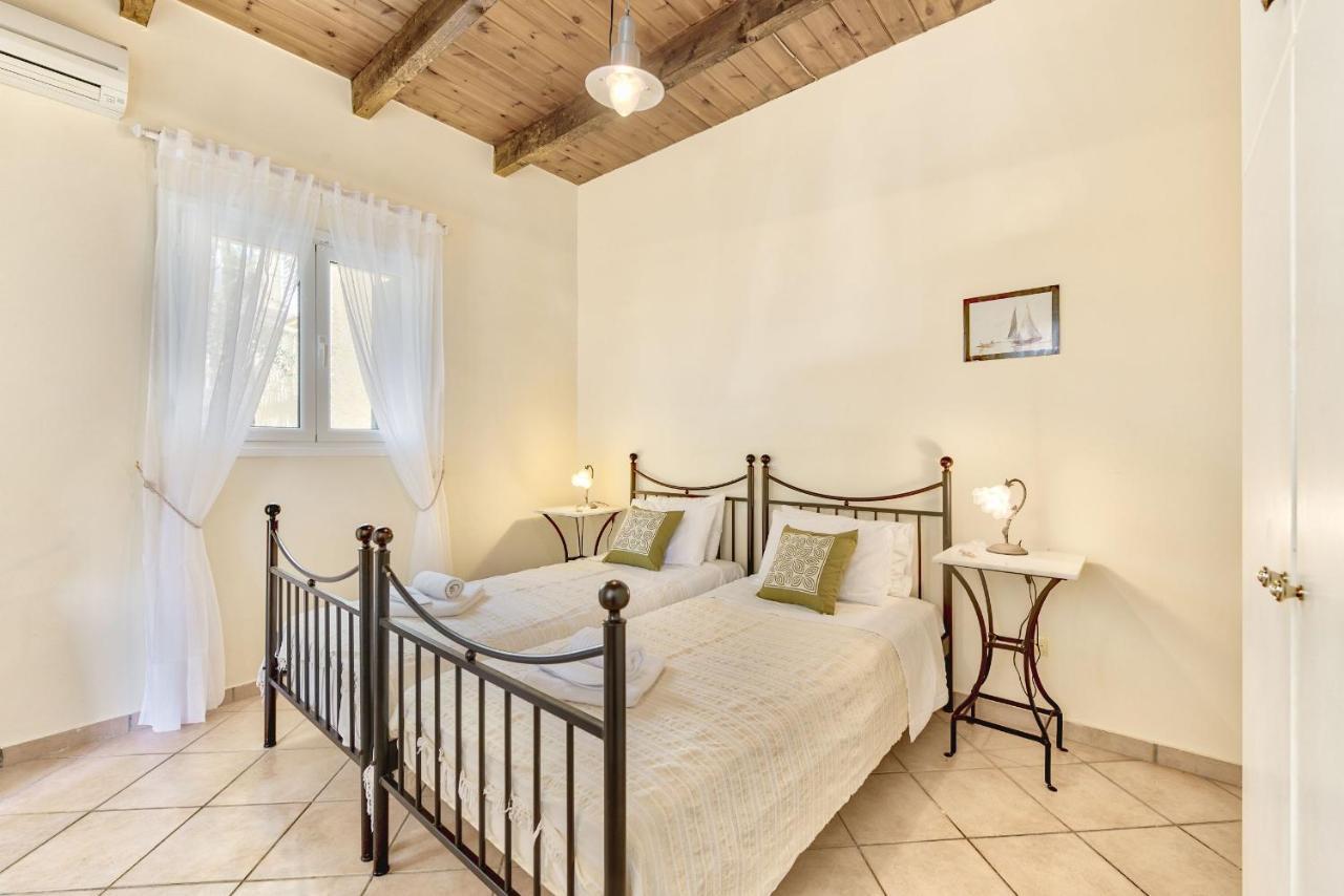 Olivegrove Villa - Nestled In Olive Trees With Private Pool, By Zantewize ตรากากิ ภายนอก รูปภาพ