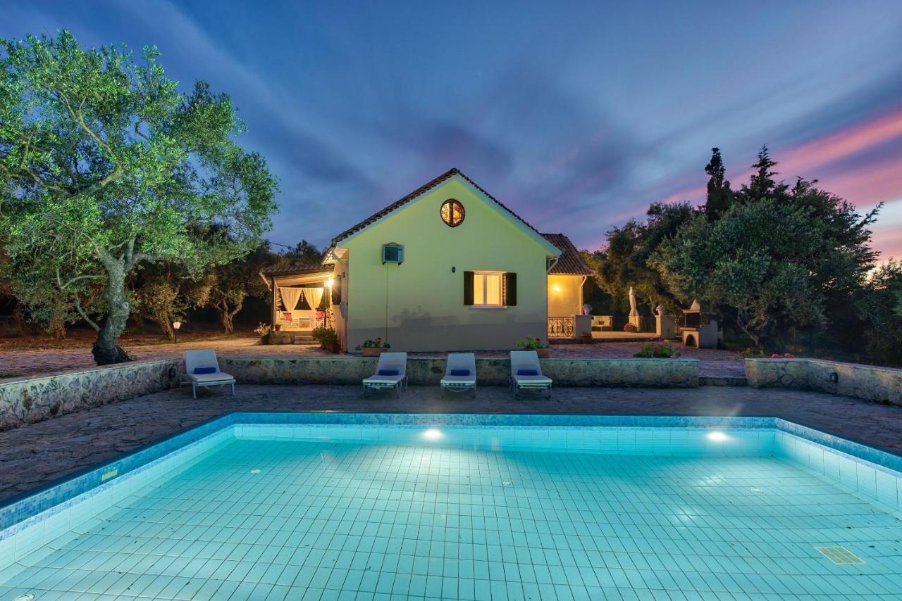 Olivegrove Villa - Nestled In Olive Trees With Private Pool, By Zantewize ตรากากิ ภายนอก รูปภาพ
