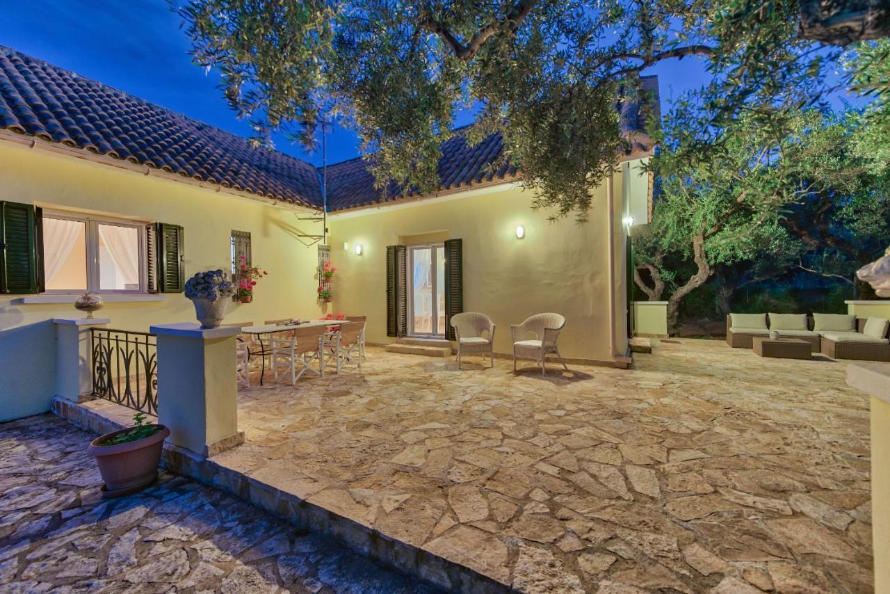 Olivegrove Villa - Nestled In Olive Trees With Private Pool, By Zantewize ตรากากิ ภายนอก รูปภาพ