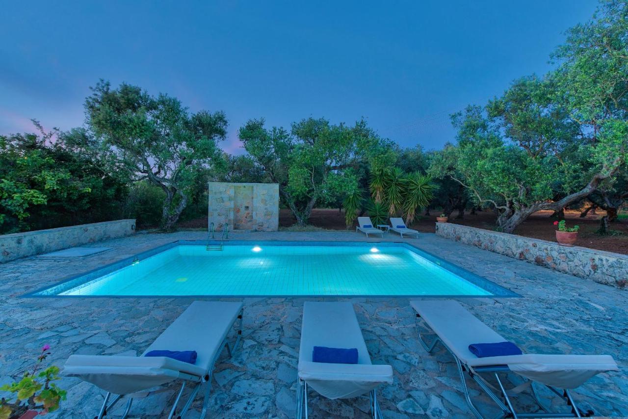 Olivegrove Villa - Nestled In Olive Trees With Private Pool, By Zantewize ตรากากิ ภายนอก รูปภาพ